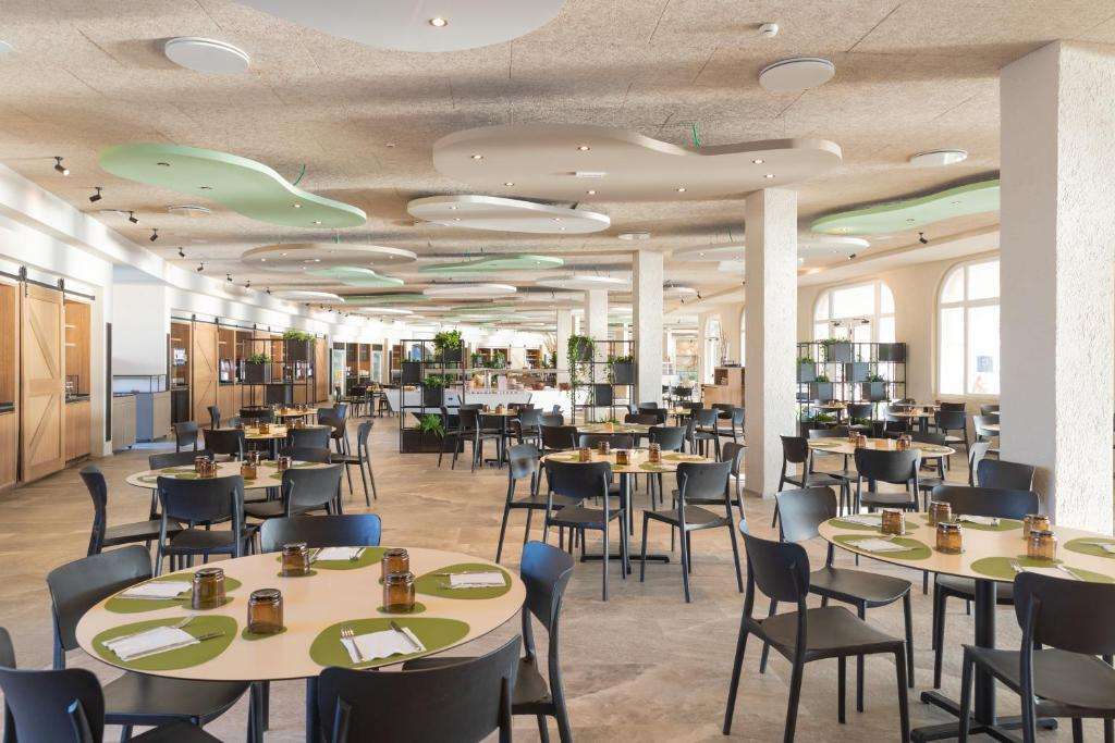 Ristorante gourmet del resort Santa Teresa Gallura con show cooking